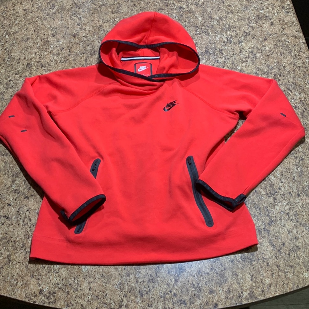 EUC NIKE RED PULLOVER HOODIE MEDIUM